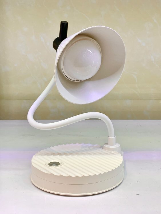 چراغ مطالعه رومیزی